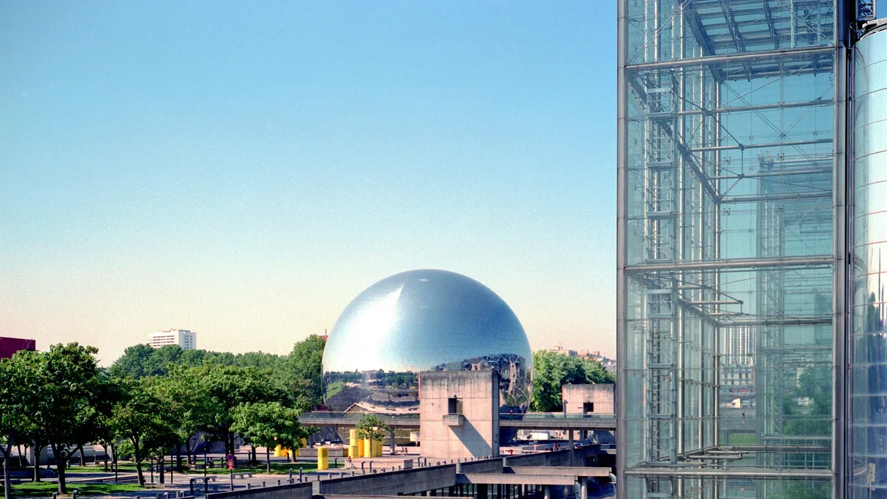 Bâtiment de la Cité des sciences et de l'industrie à Paris